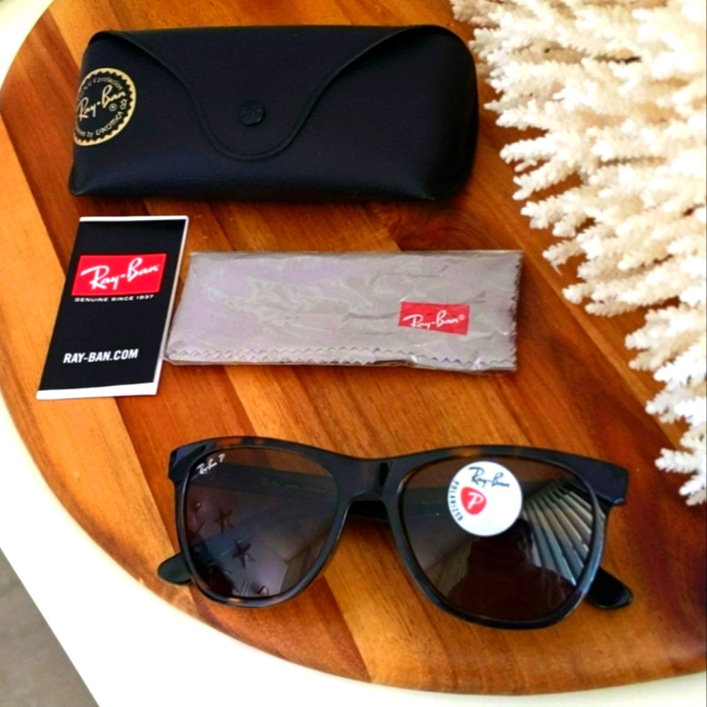 Polarized Ray-Bans NWT ❤️ NEW NEVER WORN!